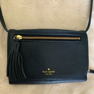Like new Kate spade cross body bag!